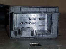 Volkswagen Eos Polttoainepumpun rele 1K0906093F