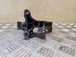 Volkswagen PASSAT B8 Soporte de apoyo/base del silenciador 04L425