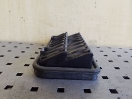 Volkswagen PASSAT CC Ventilācijas režģis 3C0819465