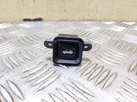 Honda CR-V Tailgate opening switch M08525