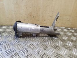 Audi 80 90 S2 B4 Aizmugurē bampera amortizators 8A0807331E