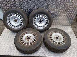 Volkswagen Caddy R 15 plieninis štampuotas ratlankis (-iai) 2K0601027