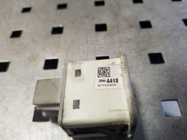 Chevrolet Captiva Connettore plug in USB 20944418