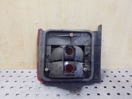 Volkswagen PASSAT B4 Lampy tylnej klapy bagażnika 3A5945107