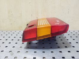 Volkswagen PASSAT B4 Lampy tylnej klapy bagażnika 3A5945108A