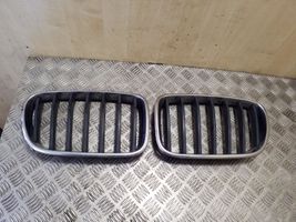 BMW X3 F25 Front bumper upper radiator grill 51117210726