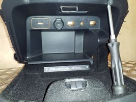 Citroen C4 Grand Picasso Mantu nodalījums centrālā konsole 1162835XZD