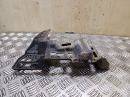 Citroen C4 Grand Picasso Soporte de montaje del parachoques trasero 9808509980