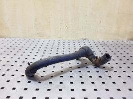 Volkswagen PASSAT B4 Tuyau de liquide de refroidissement moteur 037121053J