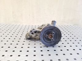 Audi A6 S6 C4 4A Pompe de circulation d'eau 037121013