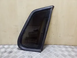 Volkswagen Polo IV 9N3 Rear vent window glass 