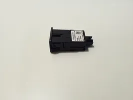 Mercedes-Benz EQB USB-pistokeliitin A2478207802