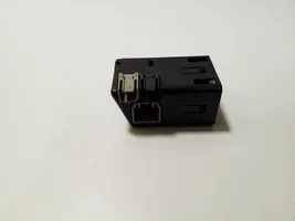 Jeep Cherokee USB-pistokeliitin 68146071AC