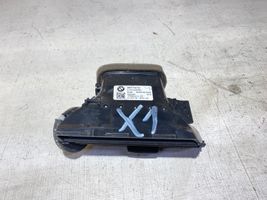 BMW X1 F48 F49 Kojelaudan sivutuuletussuuttimen kehys 9292739