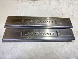 Jaguar XJ X351 Listwa progowa przednia AW9313201