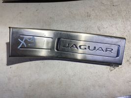 Jaguar XJ X351 Listwa progowa tylna AW93F13244