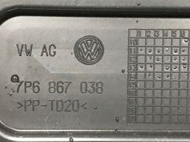 Volkswagen Touareg II Apatinis, bagažinės šono, apdailos skydas 7P6867038