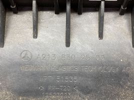Mercedes-Benz GLE (W166 - C292) Ohjaamon sisäilman ilmakanava A2138302500