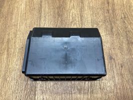 Mercedes-Benz GLE (W166 - C292) Tapa de caja de fusibles A1665400180