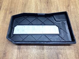 Volkswagen Touareg II Battery box tray cover/lid 7L0864643B