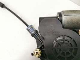Mazda 3 I Elektryczny podnośnik szyby drzwi tylnych CM011750