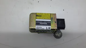 Toyota Corolla Verso E121 Czujnik uderzenia Airbag 8983013010