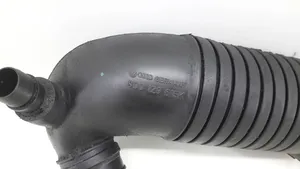 Volkswagen PASSAT B5.5 Air intake hose/pipe 8D0129615K