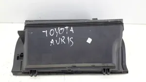 Toyota Auris 150 Hansikaslokeron kannen suoja 5555202100