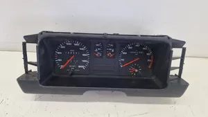 Audi 80 90 B2 Velocímetro (tablero de instrumentos) 88471067