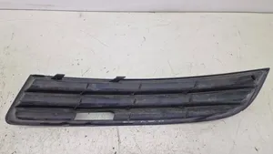 Volkswagen PASSAT B6 Etupuskurin alempi jäähdytinsäleikkö 3C0853666