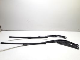 Mercedes-Benz C W205 Braccio della spazzola tergicristallo anteriore A2058240219