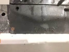 Citroen C4 Grand Picasso Jäähdyttimen kehyksen suojapaneelin kiinnike 