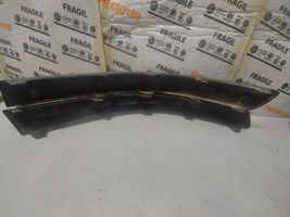 Volkswagen PASSAT B5.5 Modanatura separatore del paraurti anteriore 3B0807717D