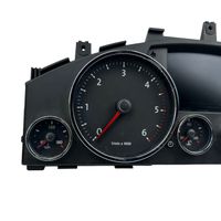 Volkswagen Touareg I Speedometer (instrument cluster) 7L6920885J