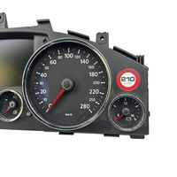 Volkswagen Touareg I Speedometer (instrument cluster) 7L6920885R
