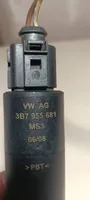 Volkswagen Golf VI Headlight washer pump 3B7955681