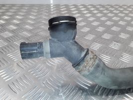 Volkswagen Caddy Durite de refroidissement tube 1K0122051