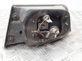 Hyundai Sonata Lampy tylnej klapy bagażnika L924033K0