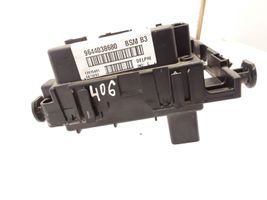 Peugeot 406 Module de fusibles 9644038680