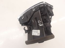 Audi A5 8T 8F Moldura protectora de la rejilla de ventilación lateral del panel 8T1820902C