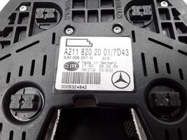 Mercedes-Benz E W211 Galinių vietų apšvietimo žibintas A2118202001