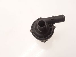 Nissan Qashqai Vandens pompa 0392023015