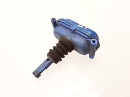 Volkswagen Santana Keskuslukituksen alipainepumppu 813862161A