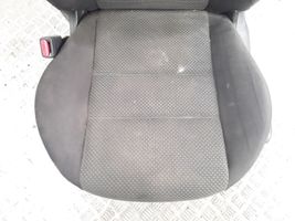 Mazda 6 Переднее сиденье водителя LU005G410