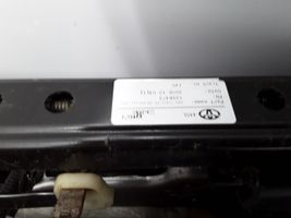 Toyota Avensis T270 Priekinė vairuotojo sėdynė 1398476