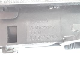 Volkswagen PASSAT B2 Maniglia interna per portiera posteriore 321837236A