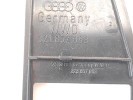 Volkswagen PASSAT B2 Ramka deski rozdzielczej 321857083