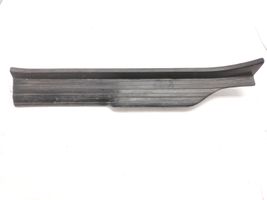 Volkswagen PASSAT B2 Rear sill trim cover 323853806