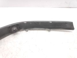 BMW 7 E65 E66 Apdailinė priekinio bamperio juosta 8240293