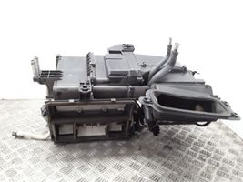 Toyota Corolla E120 E130 Salono oro mazgo plastikinis korpusas 8701002850